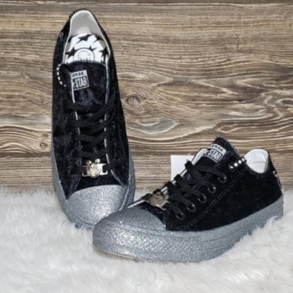 converse x miley cyrus chuck taylor all star low top velvet